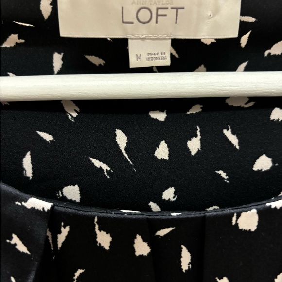 Loft 3/4 sleeve Blouse - Medium - Picture 2 of 3